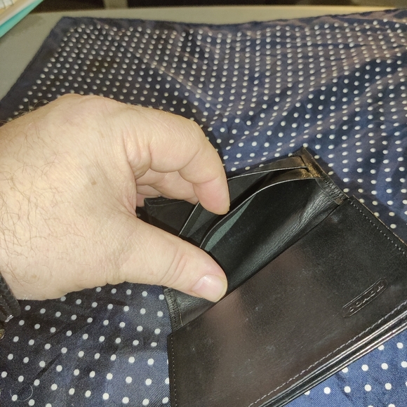 Pre-Owned Card Holder/Billfold. - Picture 4 of 12